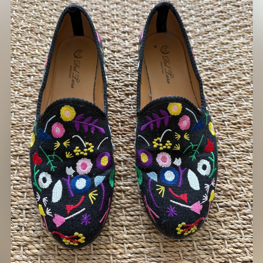 Del Toro Floral Embroidered Linen Shoes - Size 9